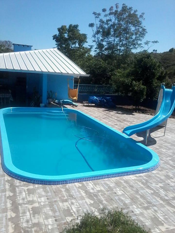 Instalação da piscina, escorregador, piso