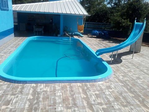 Instalação da piscina, escorregador, piso