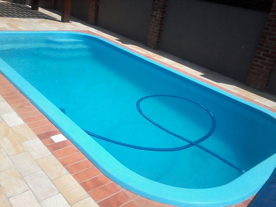 Instalação da piscina, pergolados, calçadas
