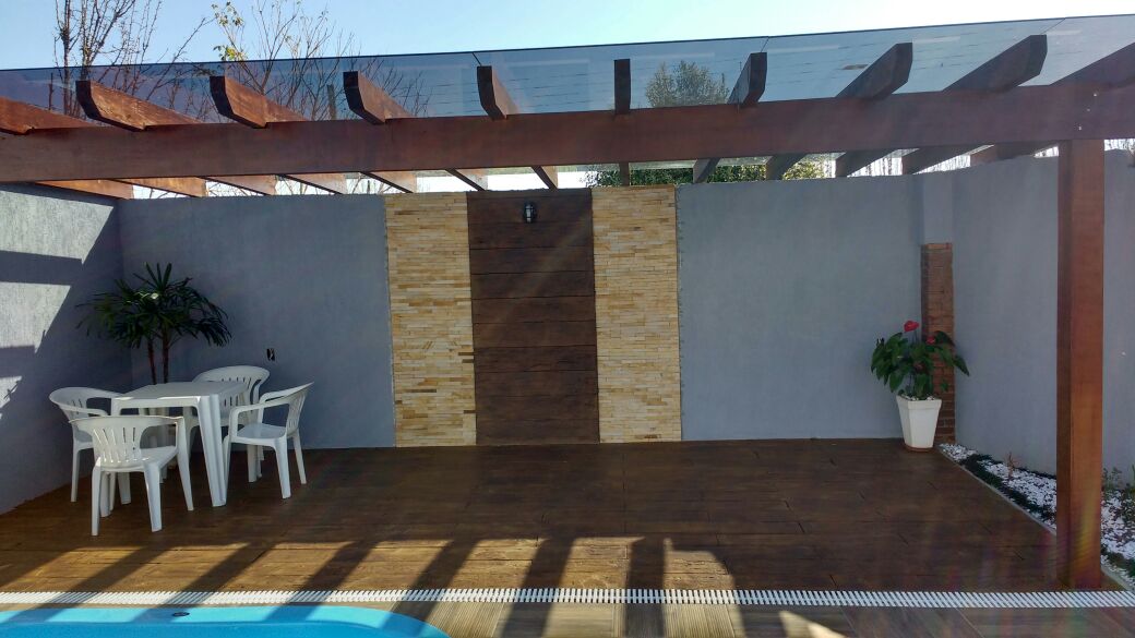 Instalação de piscina, cascata, piso
