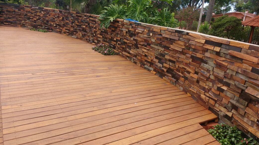 Decks, deck móvel, pergolados, pedras